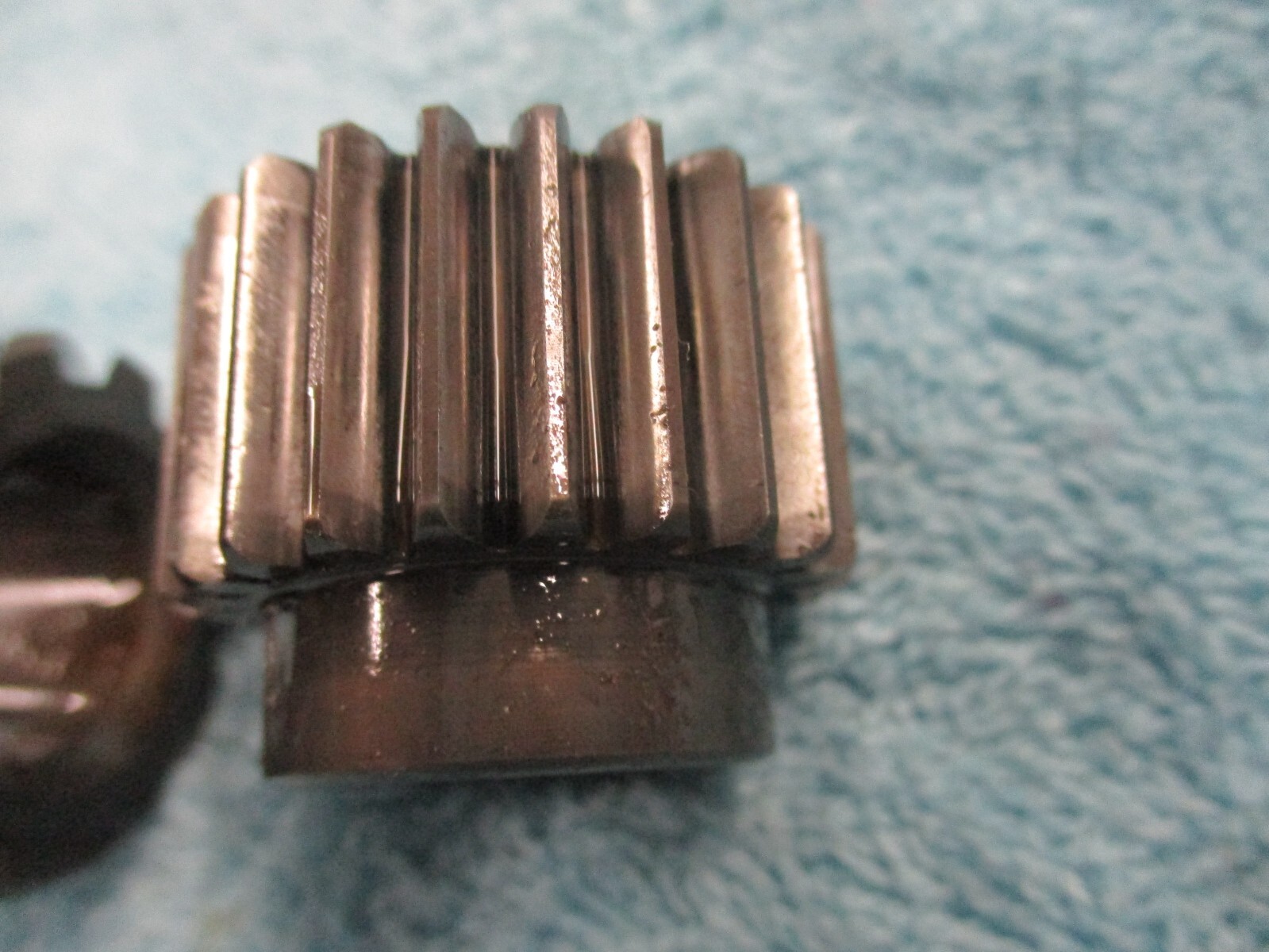 Genuine 2003 Buell Lightning XB9 XB engine oil pump drive gear pinion