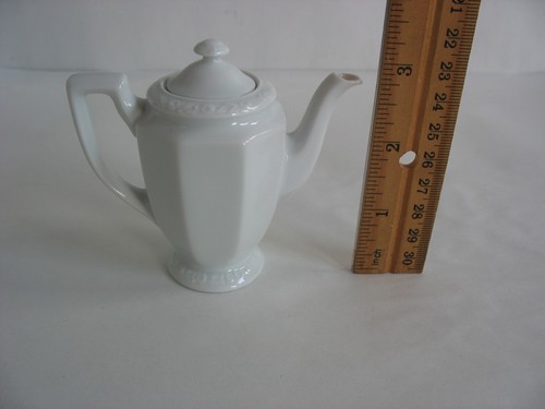 Rosenthal Germany MARIA all white 3 1/4" mini porcelain Coffeepot & lid toy - Picture 2 of 8