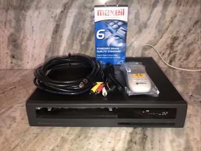 Magnétoscope VHS Portable Hitachi – Occasion – Fonctionnel