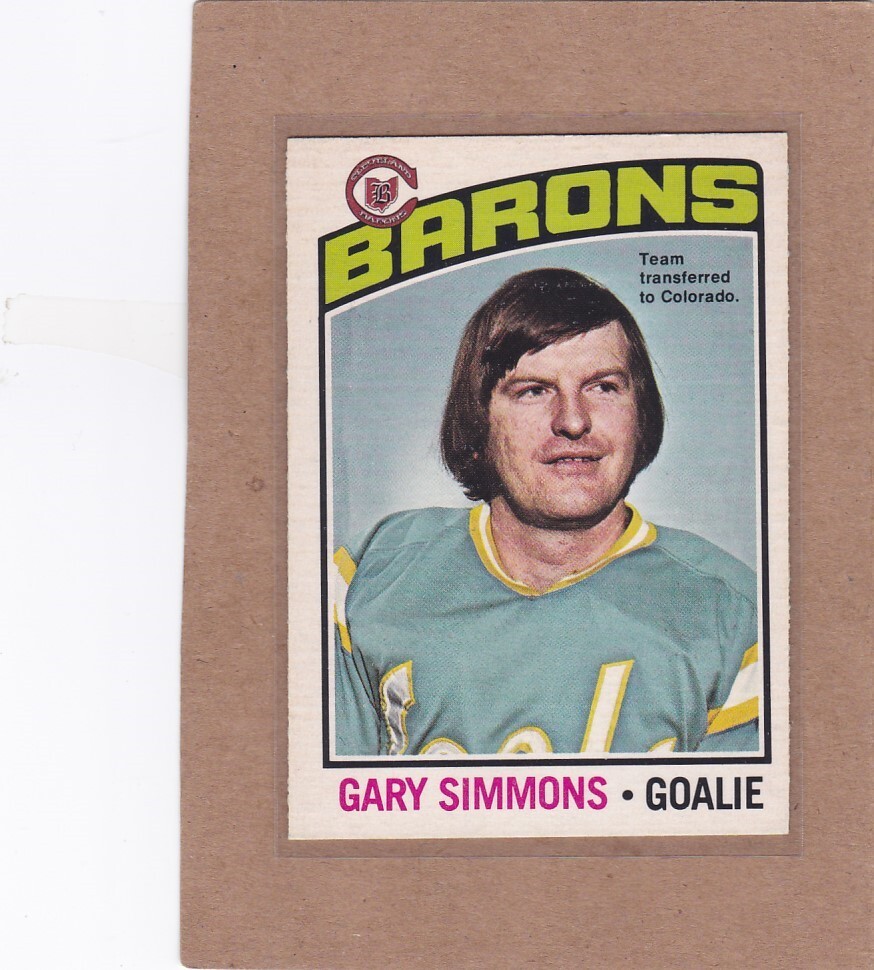 Gary Simmons #176 Hockey Cards 1976 O-Pee-Chee trading card — raw and PSA graded price guide