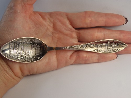 Sterling silver souvenir spoon Detroit Michigan Harbor Skyline Heart of Detroit - Picture 2 of 24