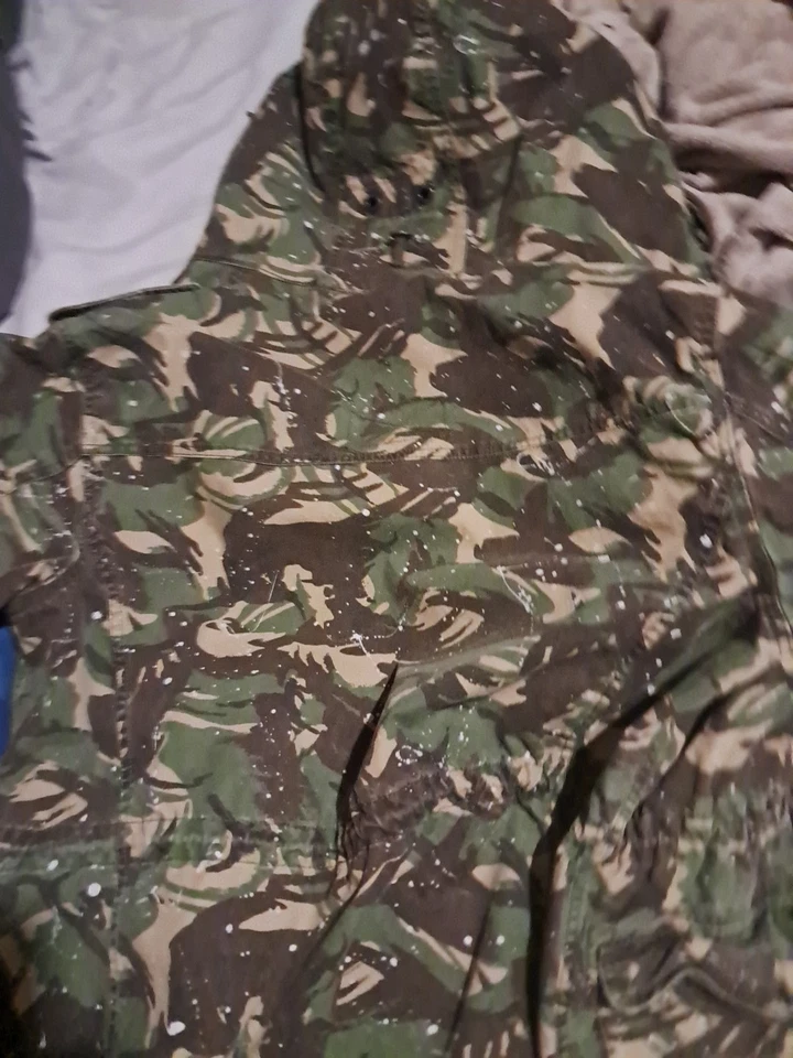 CHAQUETA PARKA SUPERDRY ROOKIE SPLATTER CAMUFLAJE SPLATTER PARA HOMBRE TALLA 2XL Foto 4 de 4