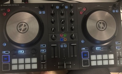 Traktor Kontrol S2 MK3 DJ Controller With Original Box And Cable
