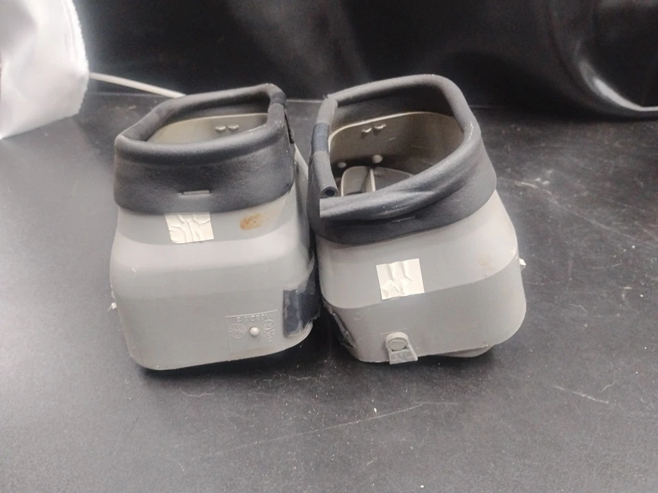 CHEVY SUBURBAN SILVERADO GMC TRUCK DASH DRIVERS LH SIDE AIR VENT SET GRAY 95-99 - Image 4 of 4