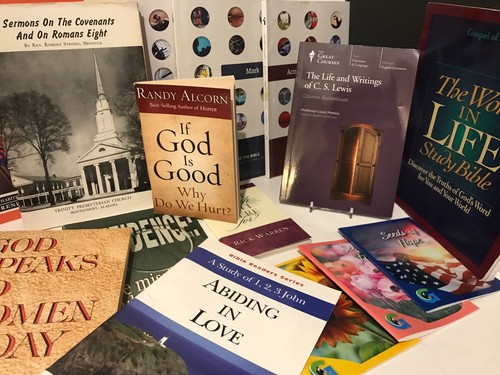 HUGE Mixed Lot of 25+ Gospel, Bible Study Books - Picture 4 of 6