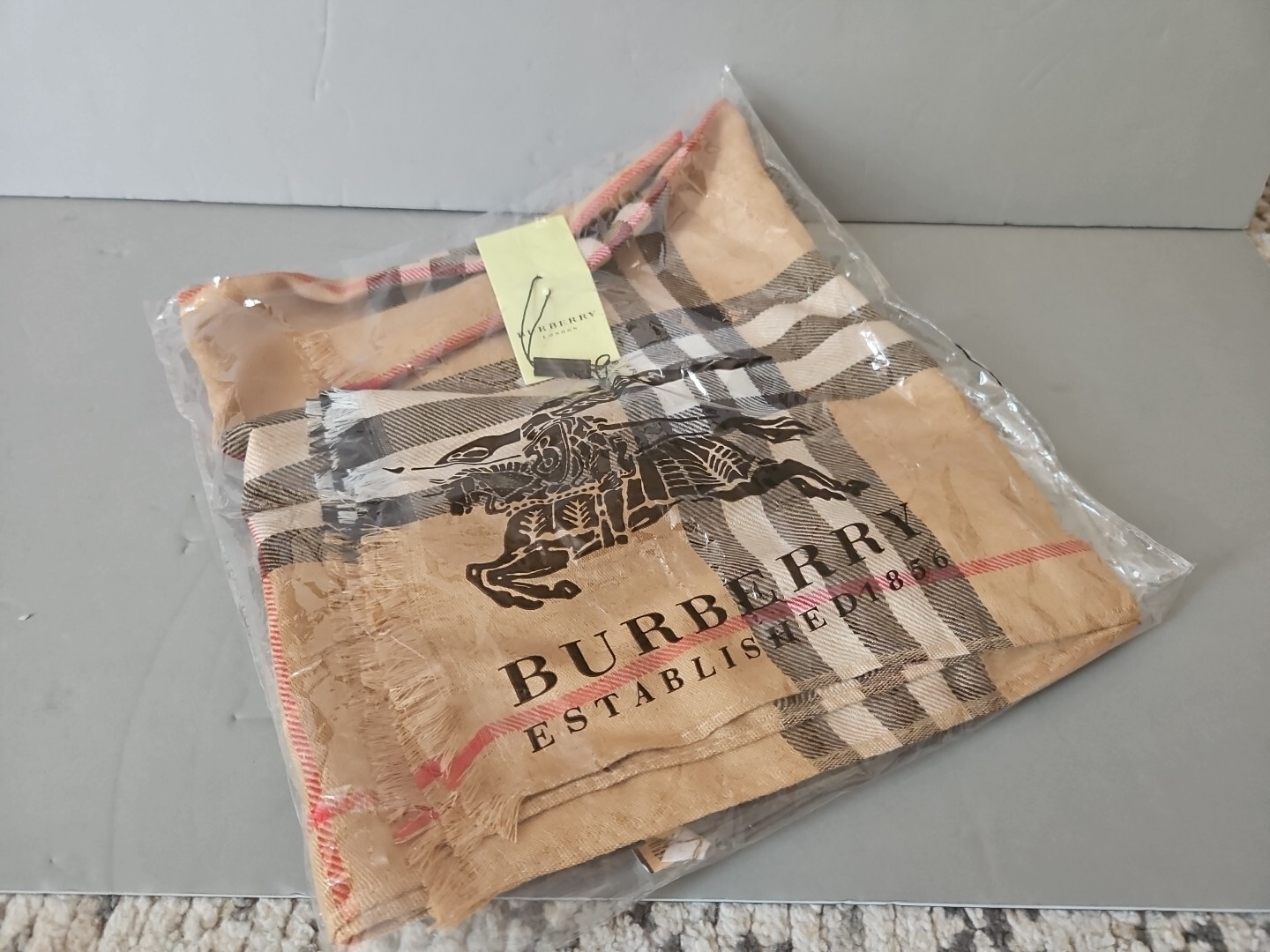Burberry Scarf Classic Colours Beetroot 100 Cashmere Unisex Giant BNWT