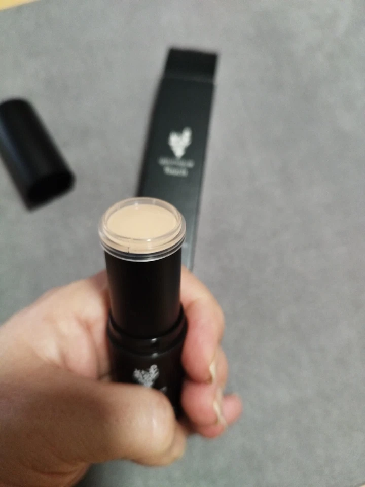 Fond De teint Stick Teinte Scarlett Younique - Photo 3/3