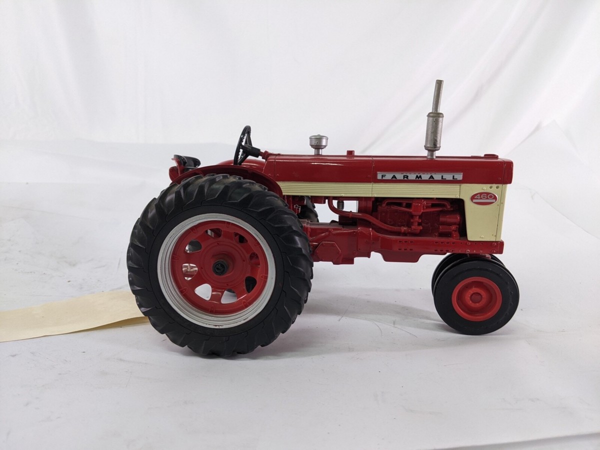 ミニカー　アメリカントラクター　McCORMICK FARMALL ミニカーアメリカントラクターMcCORMICK FARMALL