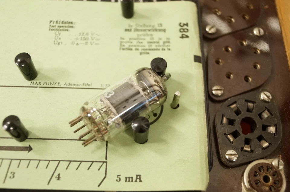 E-Röhre Valvo ECC 83 Triode 3,4/3,4 mA Tube auf Funke W19 geprüft BL-2494 - Bild 3 von 4