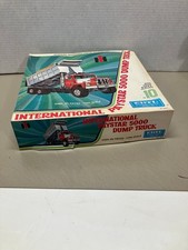 Camión grande vintage original ertl escala 1/25 años 70 volteo internacional paystar5000