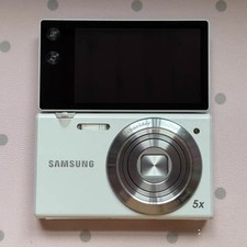 Samsung MV800 16 MP Flip-Out Vlog Compact Digital Camera with Touchscreen