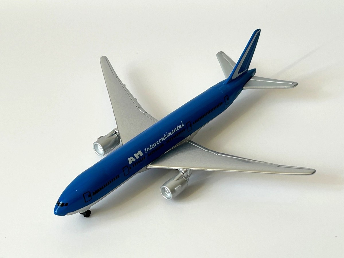 Boeing 777-200 American Plane Airliner Model Toy Blue Diecast 1