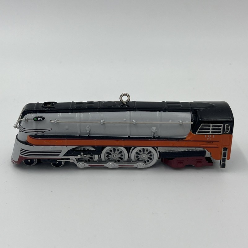 2004 Hallmark Keepsake 1939 Hiawatha Steam Locomotive Lionel Trains 9th Ornament