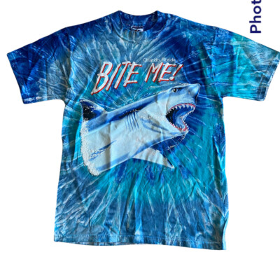Vtg 2000s Shark Bite Me Tie Dye Graphic T-Shirt Florida Puff Print All Over Med