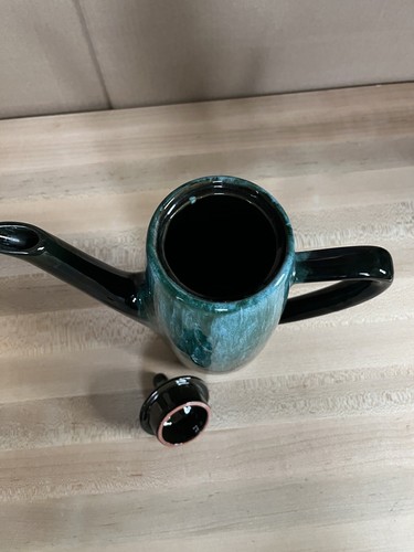 Blue Mountain Pottery Canada - 9” Green Black Coffee Pot With Lid - Picture 5 of 12