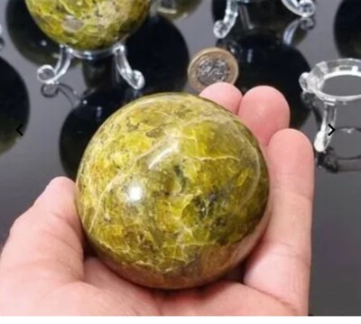 Natürlicher grüner Opal große polierte Edelsteinkugel 400-500gr