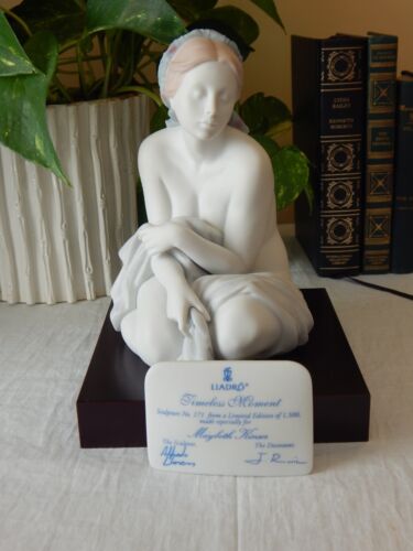 RETIRED 2004 ‘A TIMELESS MOMENT LLADRO ’ Porcelain Figurine #01016886 (TF1003)