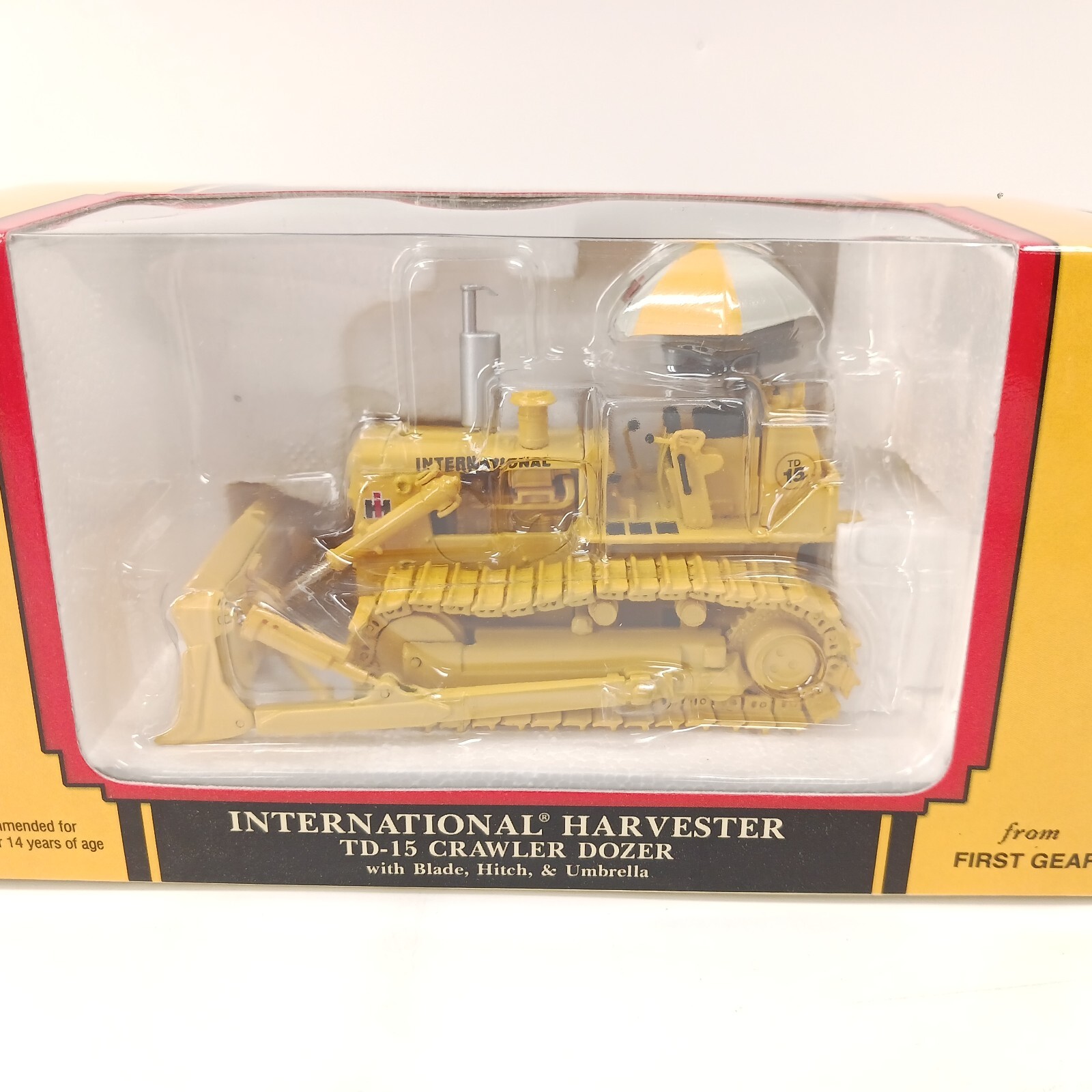 YELLOW FIRST GEAR INTERNATIONAL HARVESTER TD15 CRAWLER DOZER W