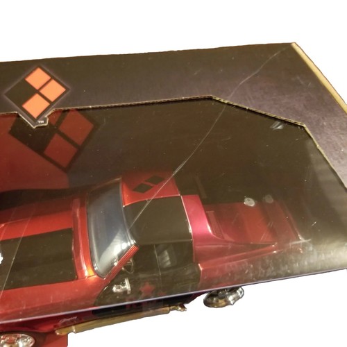 ✅Jada 31196 DC Comics Harley Quinn 1969 Chevy Corvette Stingray 1:24 with Figure - Picture 4 of 12