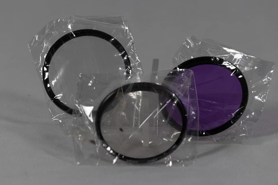 Neewer filter pouch w purple FLD 52mm, TOYO UV 52mm, UV 52mm, CPL 52mm orange - Image 3 of 4