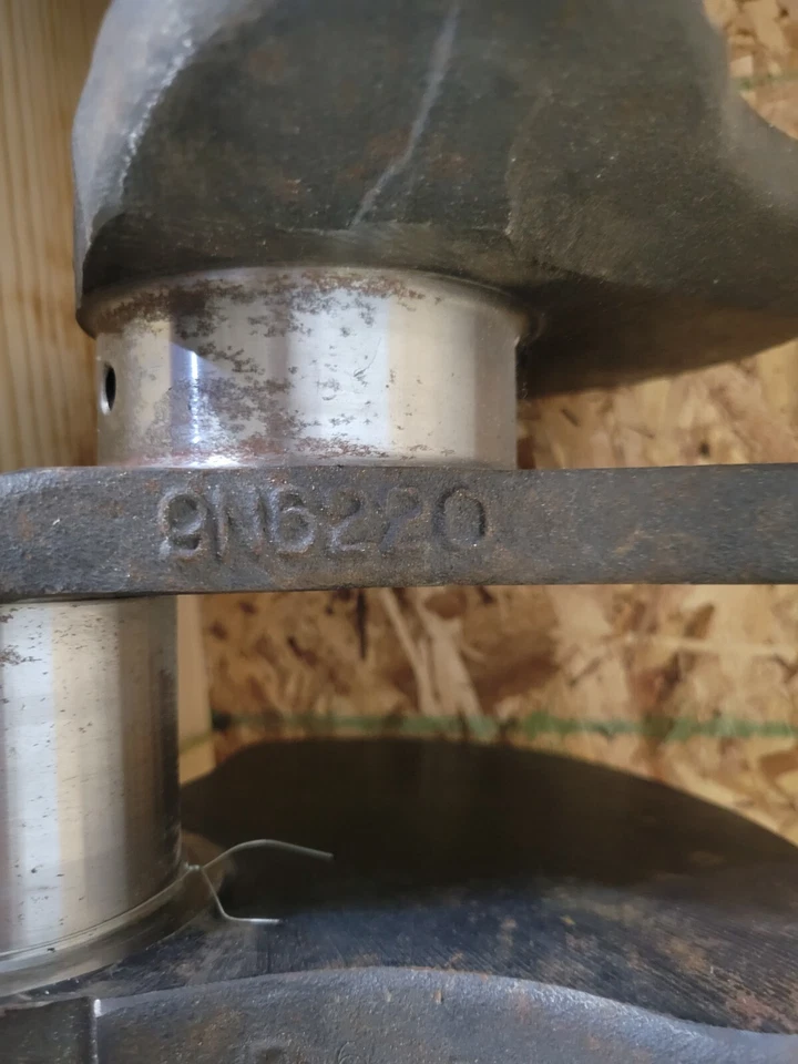 9N6220 9N6221 USED CATERPILLAR CRANKSHAFT FOR A 3208 ENGINE FREE SHIPPING! - Image 2 of 4