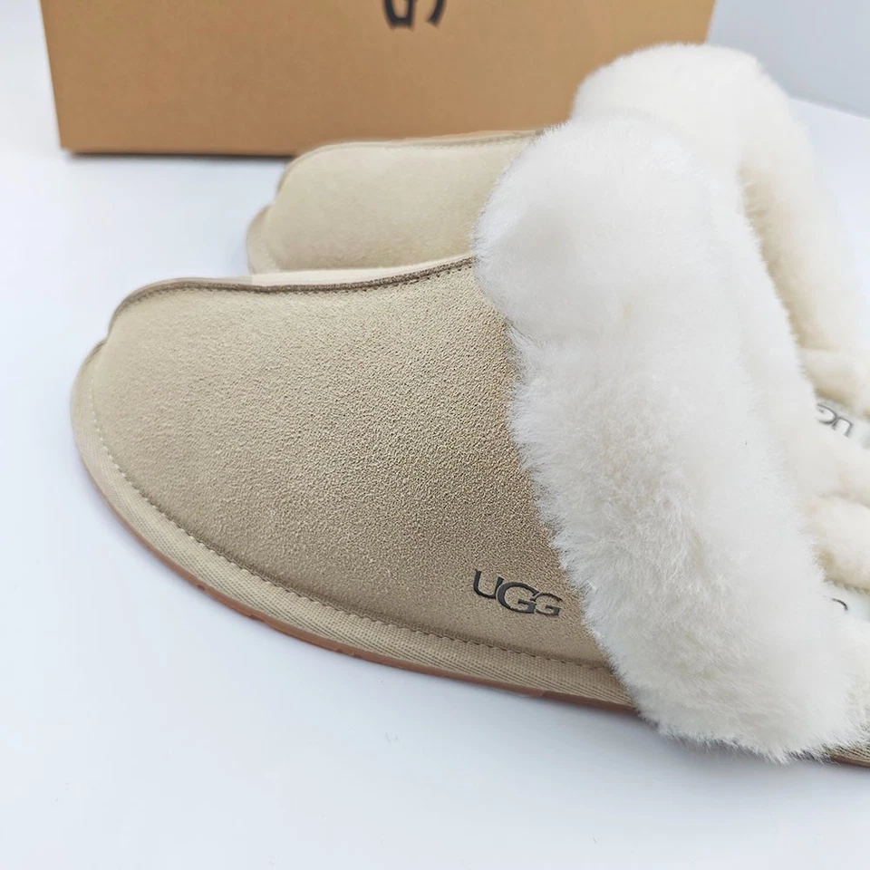 Zapatillas UGG para mujer Scuffette II arena piel de oveja cuello talla EE. UU. 6-11 con caja Foto 3 de 4