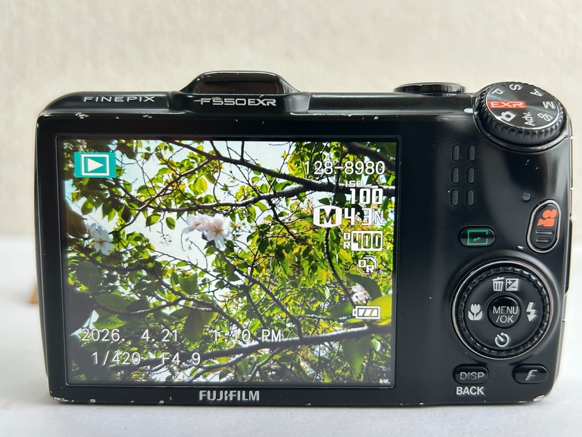Fujifilm FinePix F550EXR Black 16.0MP 15x Digital Camera Tested