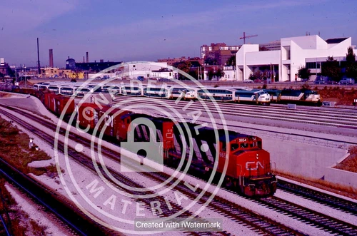 ORIGINAL KODACHROME CANADIAN NATIONAL RWY GP40-2 # 9653 SPADINA 1983