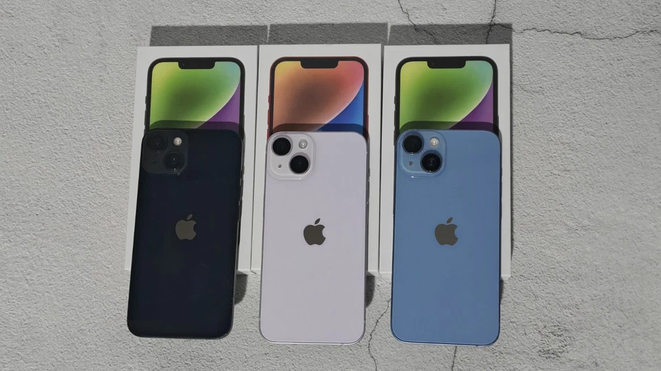 Apple iPhone 14 - 128GB/256GB Random Color Unlocked for Any Carrier Tested Good - Image 2 of 4