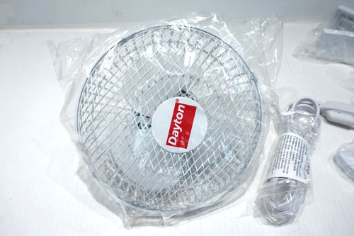 NEW DAYTON 6" NON-OSCILLATING 2-SPEED CLIP-ON / TABLE FAN 410C95 - WHITE - Picture 3 of 5