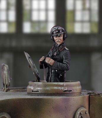 MW22 ROYAL MODEL 630 TANK COMMANDER  GROSSDEUTSCHLAND  DIV. (1/35 SCALE) FIGURE