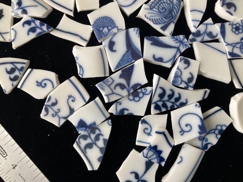 Broken China Mosaic Tiles Blue & White 70+ pieces ~ BLUE DANUBE ~ - Picture 4 of 6