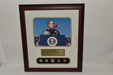 SUCCESS CLASSICS GEORGE W BUSH COMMANDER IN CHIEF W/ MILITARY PINS - COA (AWJ29)
