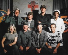 * MIKE FARRELL * signed 8x10 photo * M*A*S*H* HUNNICUTT * COA * 2