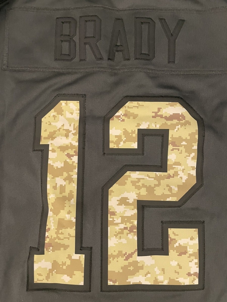 NFLオーセンティックJersey　サルートトゥサービス 100% Authentic Tom Brady Patriots Salute to Service Jersey