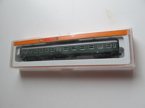 Arnold 3270, Mitteleinstiegswagen 2./3. Klasse, BC4ym-51, 4-achsig, grün, Spur N | Zustand: Neu