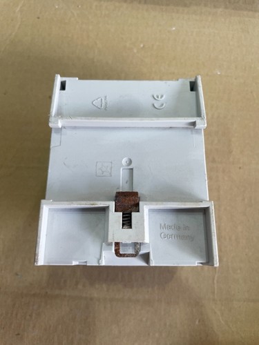ABB 2CDG 110 113 R0011 switch actuator SA/S 4.16.6.1 - Picture 4 of 5