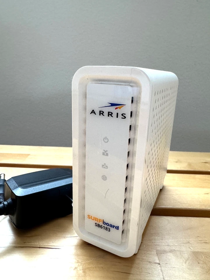 ARRIS SURFboard SB6183 DOCSIS 3.0 Cable Modem- White - Image 3 of 4