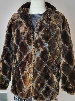 Biberpelz Karoseffekt - Elegant Beaver Fur Coat - Made in Italy