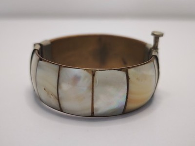 Vintage Armreif Perlmutt Einlagen   breites Armband Mother of Pearl