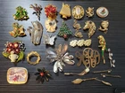Lot of 30 Vintage Costume Jewelry Brooches / Pins / Clips - Avon & Others