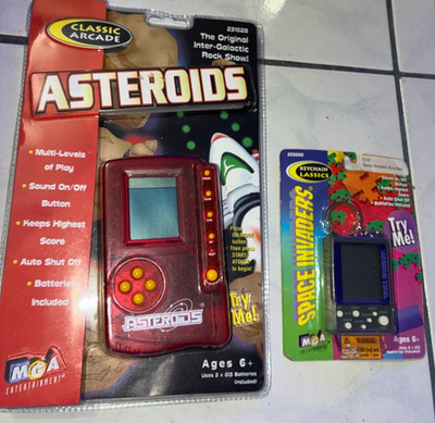 HANDHELD GAME LOT ASTEROIDS KEYCHAIN SPACE INVADERS ELECTRONIC MGA ENTERTAINMENT
