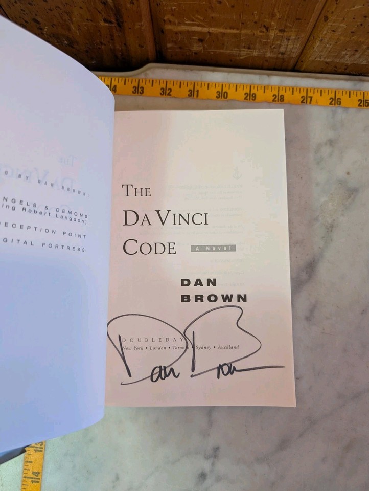FLAT SIGNED! The Da Vinci Code : A Novel by Dan Brown 2003 Hardcover DJ ...