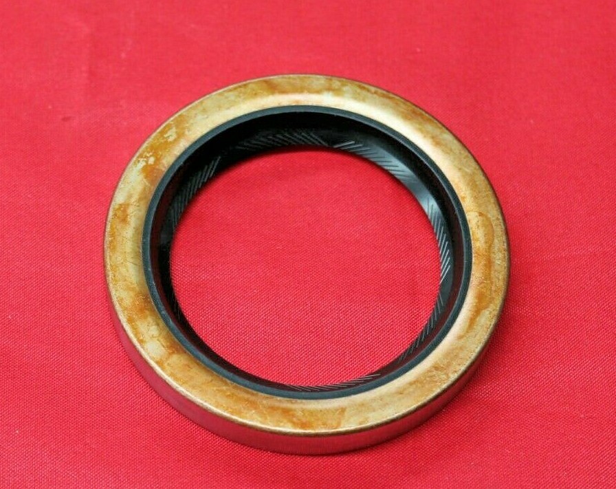 TOYOTA REAR AXLE SHAFT OIL SEAL HIACE HILUX 4 RUNNER NEW GENUINE