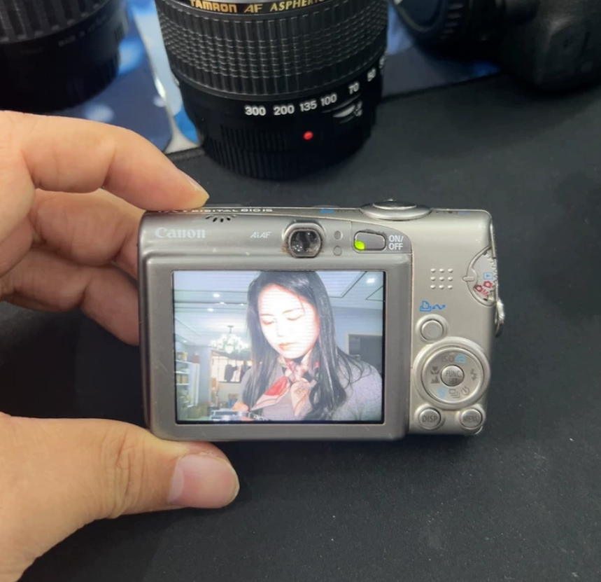 4089 Canon IXY 810 IS デジカメ Excellent] Canon IXY Digital 810 IS Silver 8MP 4x Zoom with