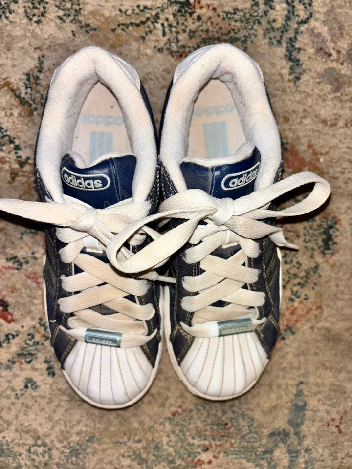 Adidas Superstars jeans vintage Y2K com detalhes de couro e listras de glitter  - Imagem 3 de 4