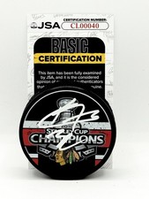 Kris Versteeg Chicago Blackhawks signed 2010 Stanley Cup Champs Puck JSA