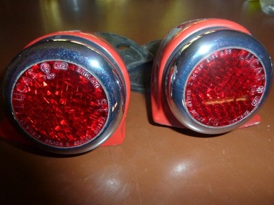 Austin Healey 100-4 Plinth L/H and R/H complete with reflectors