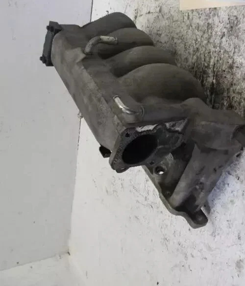 Intake Manifold SC2 1996 1999 Saturn 1.9L 4Cyl Front Engine Motor Air OEM - Image 2 of 4