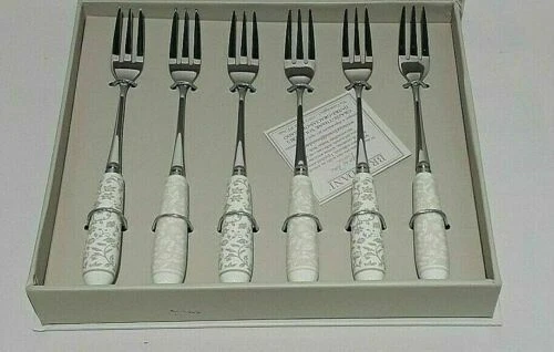 Posate sfuse in porcellana